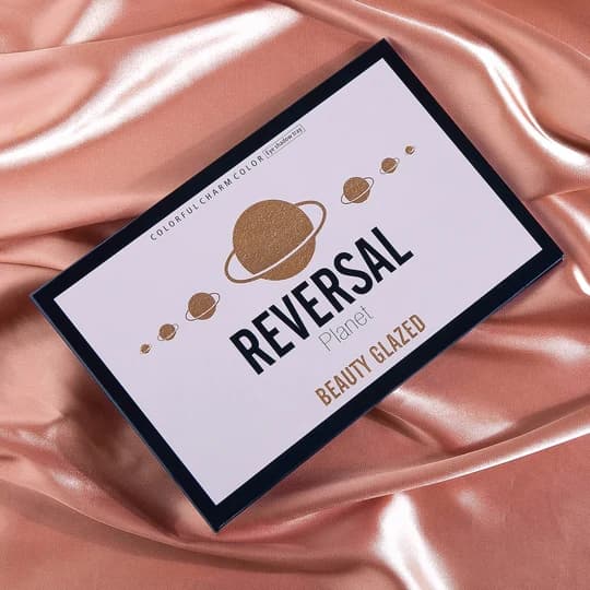 Beauty Glazed Reversal Planet Eyeshadow Palette