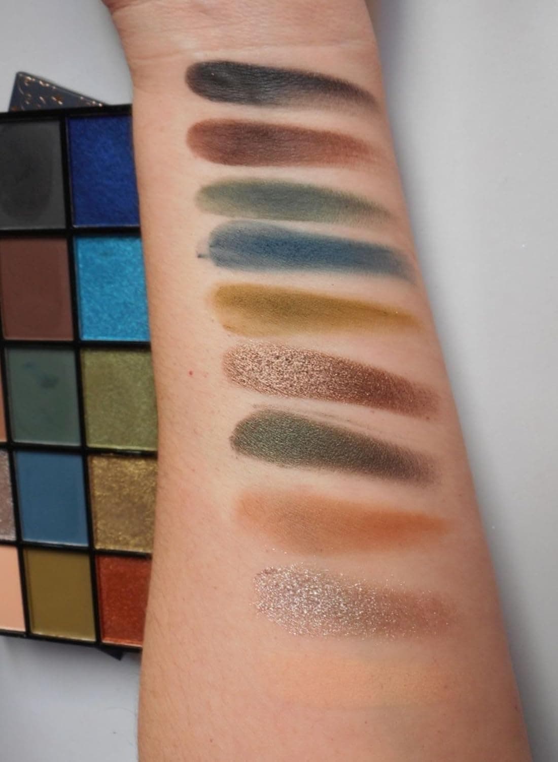 Technic Spirit Guide Pressed Pigment Palette